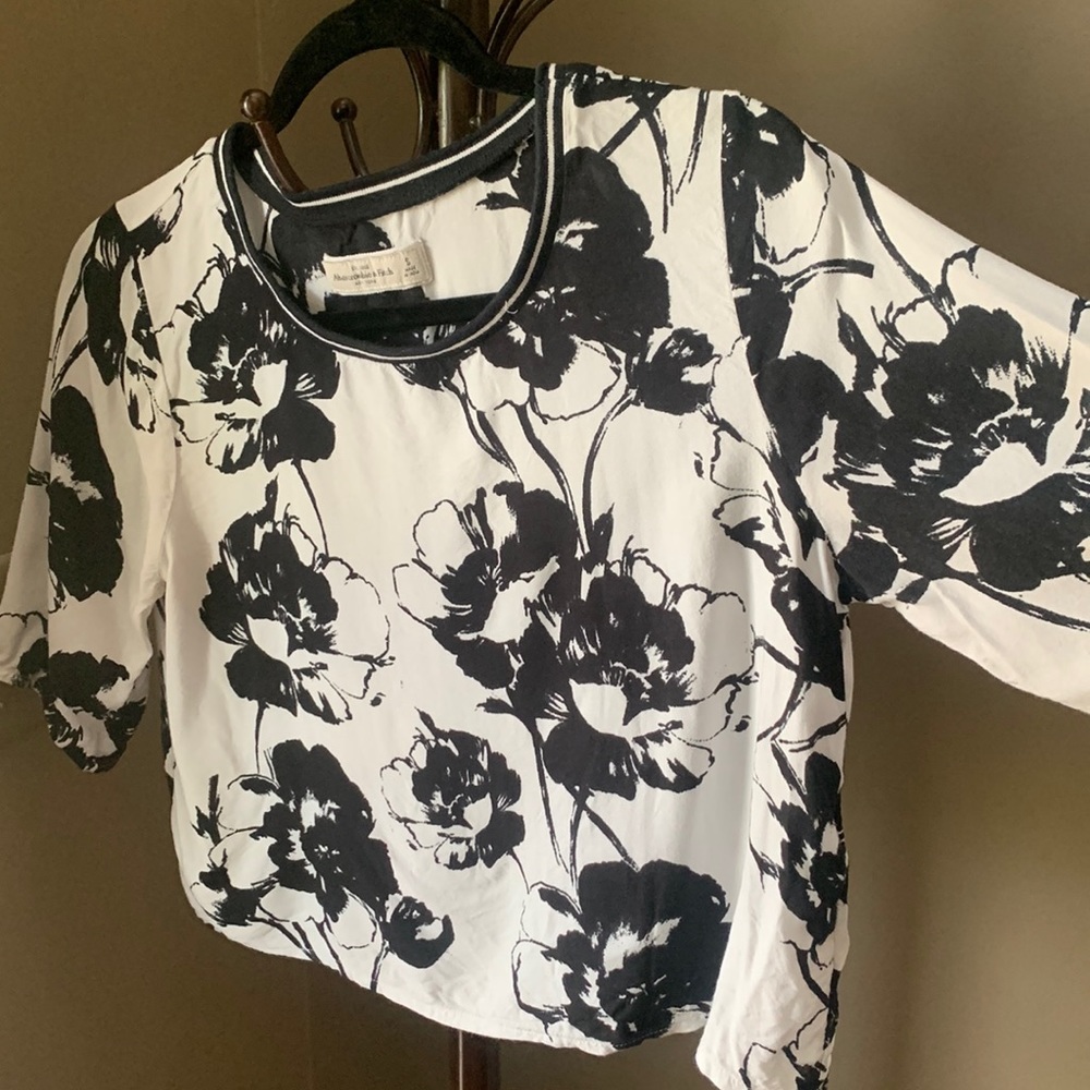 Abercrombie Short Sleeved Crop